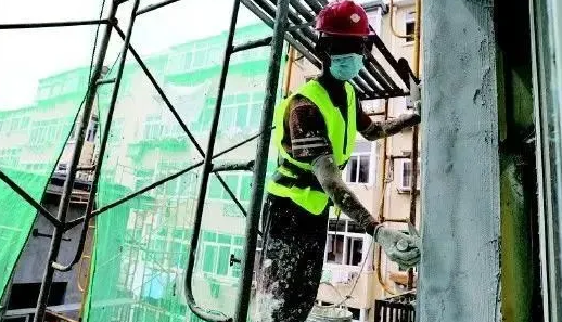 青島市北區(qū)已啟動(dòng)2020老舊樓院外墻保溫改造工程,涉及居民1800余戶